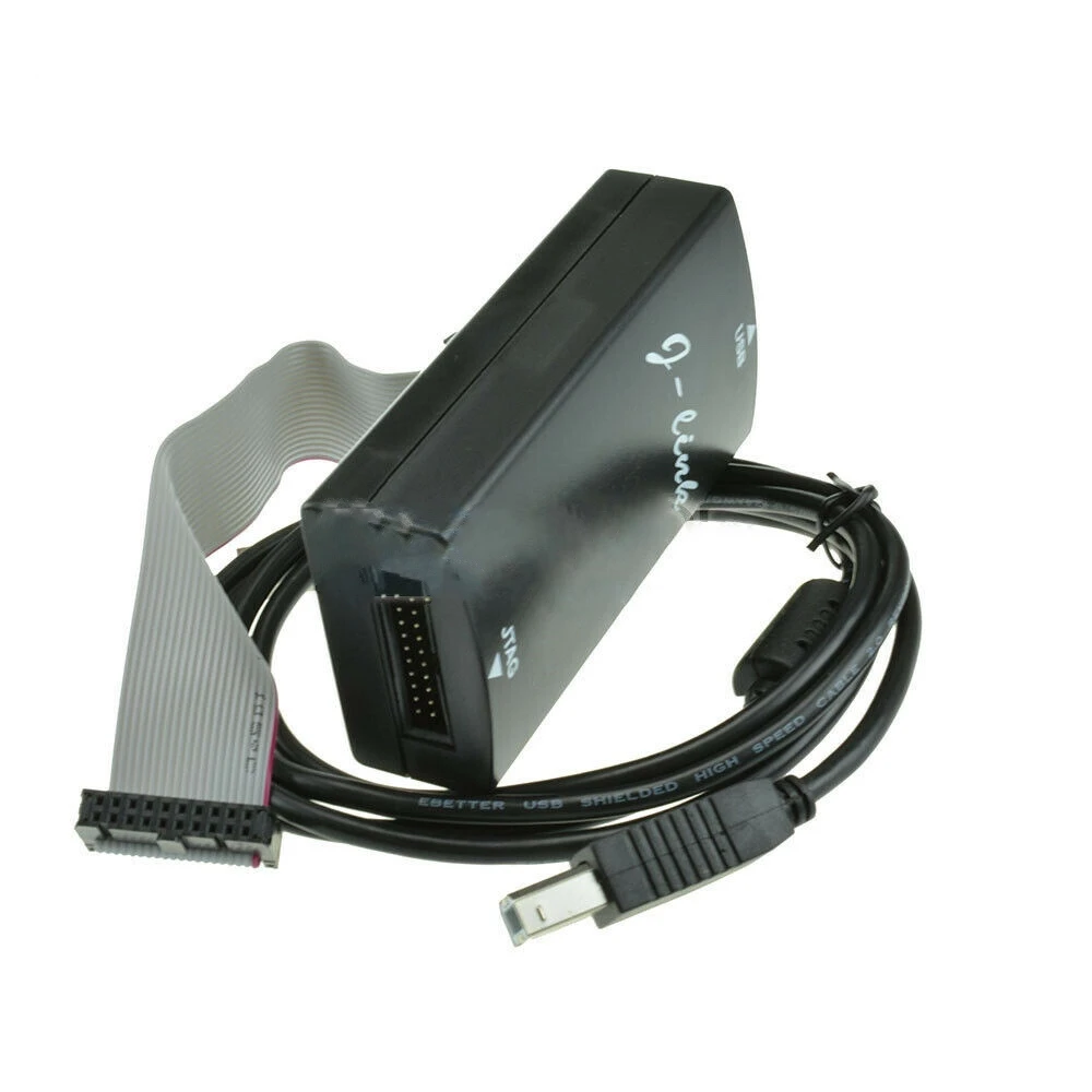 Detalle del cable USB conectado al J-Link V9 ARM Emulador JTAG