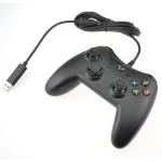 Detalle de botones y sticks del mando compatible Xbox One con cable